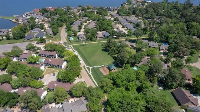 12227 Glenview Drive, Montgomery, TX 77356