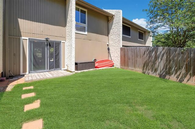12227 Glenview Drive, Montgomery, TX 77356