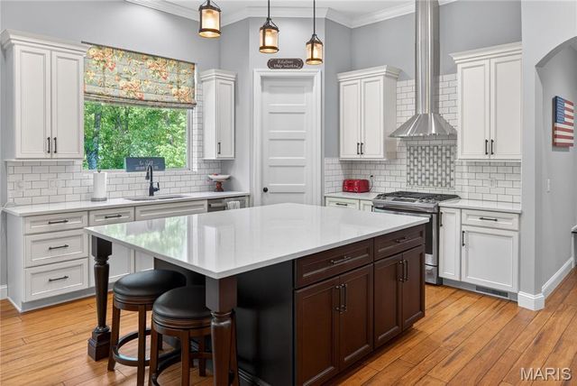 1075 Stonebrooke Lane, Wentzville, MO 63385