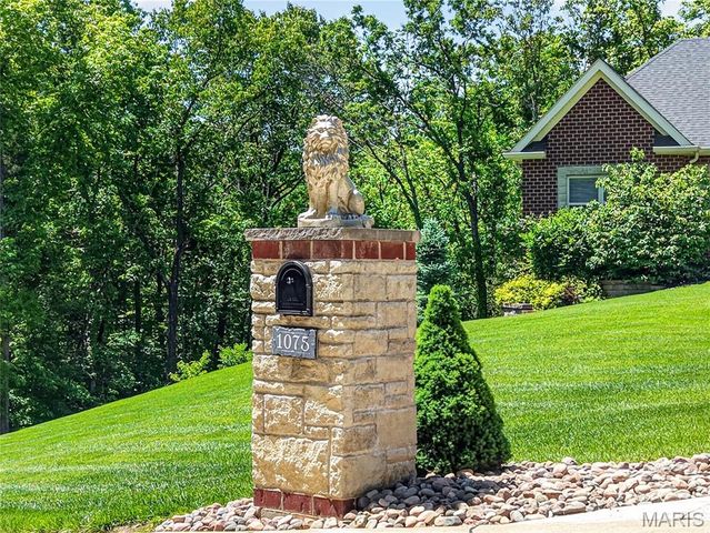 1075 Stonebrooke Lane, Wentzville, MO 63385