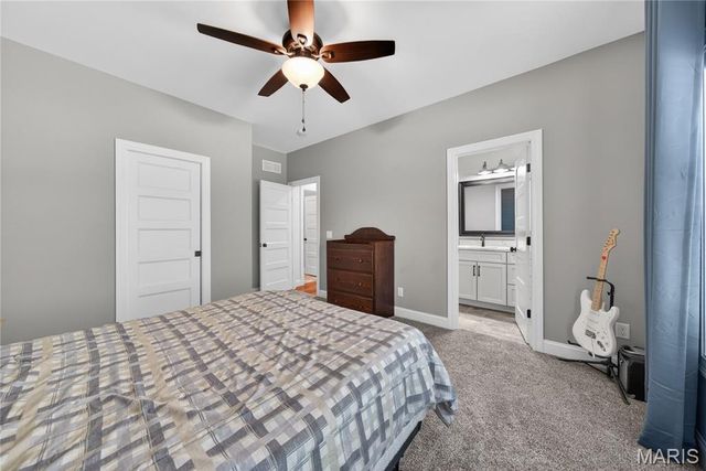 1075 Stonebrooke Lane, Wentzville, MO 63385