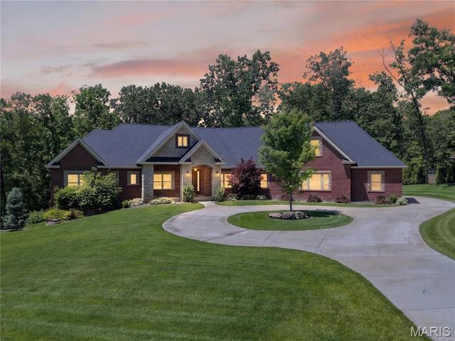 1075 Stonebrooke Lane, Wentzville, MO 63385