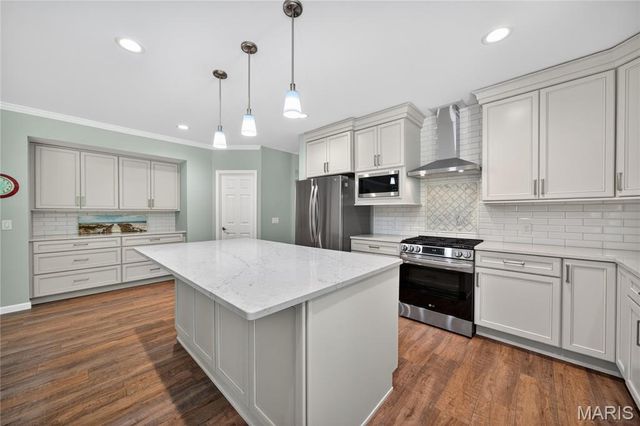 1075 Stonebrooke Lane, Wentzville, MO 63385