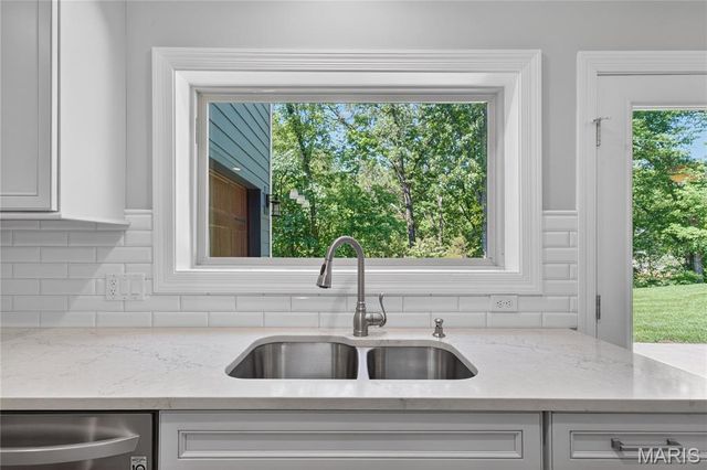 1075 Stonebrooke Lane, Wentzville, MO 63385