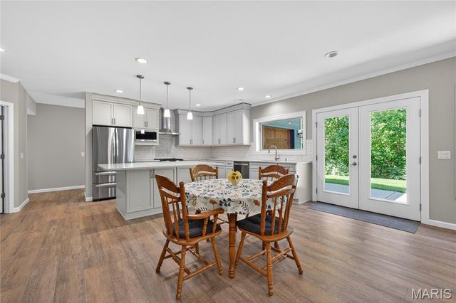 1075 Stonebrooke Lane, Wentzville, MO 63385