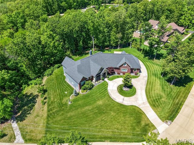 1075 Stonebrooke Lane, Wentzville, MO 63385