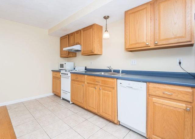 10 Middle Street Ct 7, Waltham, MA 02451