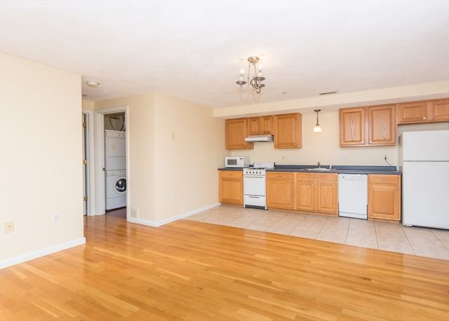 10 Middle Street Ct 7, Waltham, MA 02451