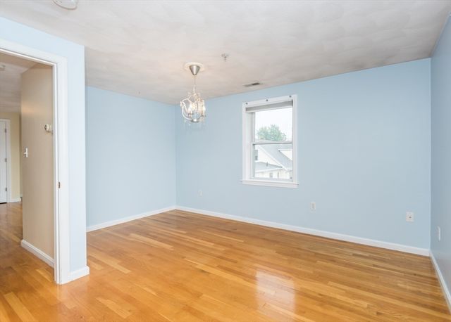 10 Middle Street Ct 7, Waltham, MA 02451