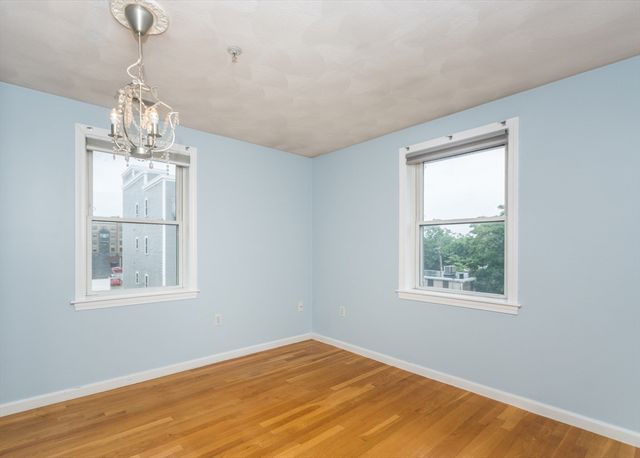 10 Middle Street Ct 7, Waltham, MA 02451