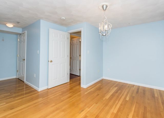 10 Middle Street Ct 7, Waltham, MA 02451