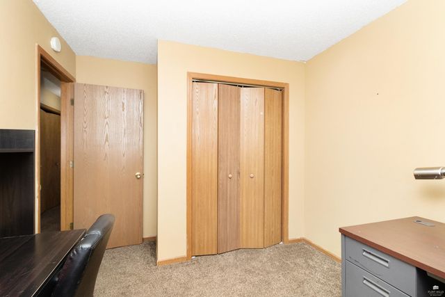 2506 Candle Crest Circle, Manhattan, KS 66503