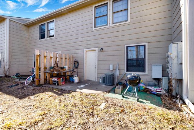2506 Candle Crest Circle, Manhattan, KS 66503