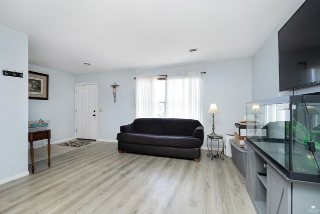 2506 Candle Crest Circle, Manhattan, KS 66503