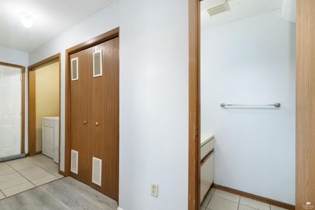 2506 Candle Crest Circle, Manhattan, KS 66503