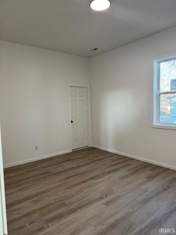 612 E WATER Street, Princeton, IN 47670