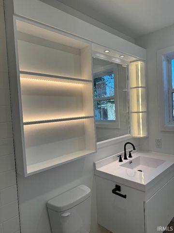 612 E WATER Street, Princeton, IN 47670