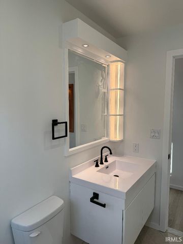 612 E WATER Street, Princeton, IN 47670