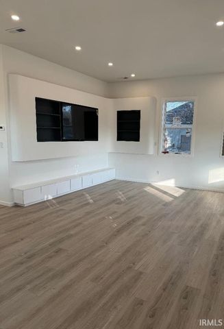 612 E WATER Street, Princeton, IN 47670