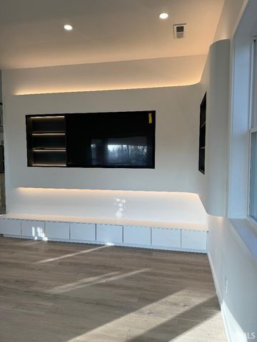 612 E WATER Street, Princeton, IN 47670