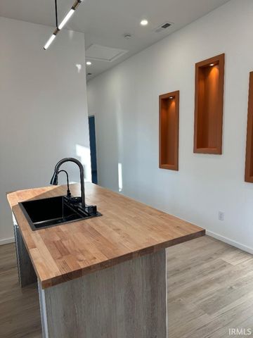 612 E WATER Street, Princeton, IN 47670