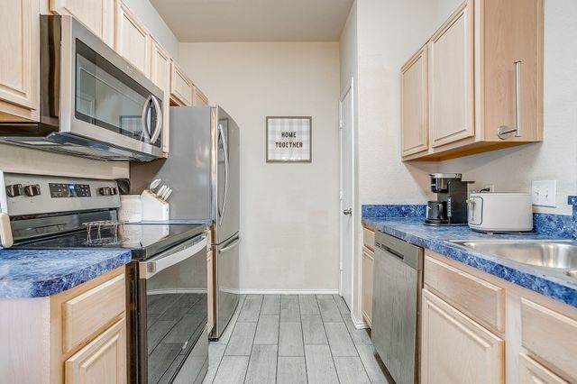 2521 Wakecrest Drive, Fort Worth, TX 76108