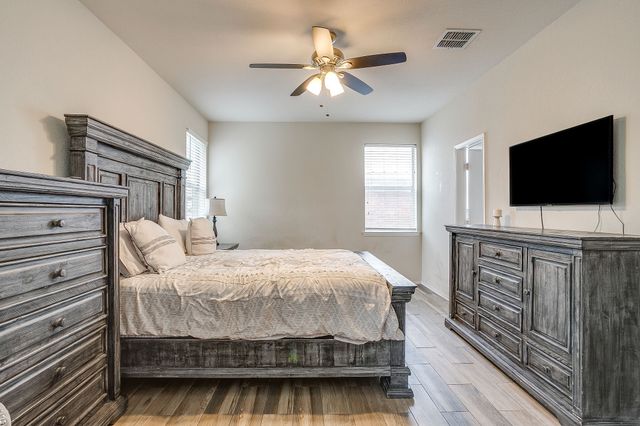 2521 Wakecrest Drive, Fort Worth, TX 76108