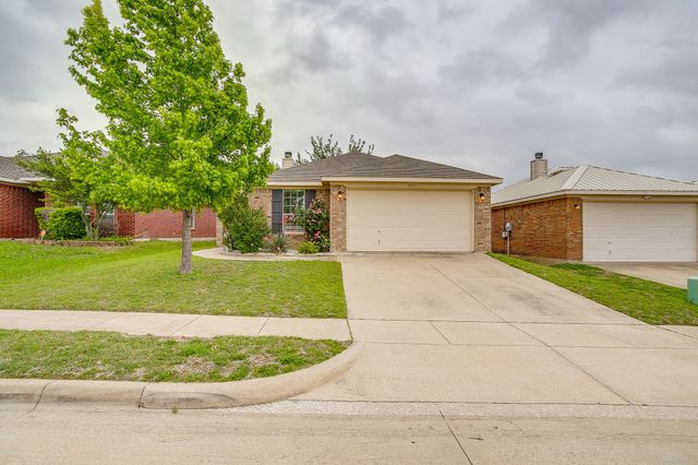 2521 Wakecrest Drive, Fort Worth, TX 76108
