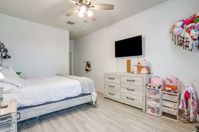 2521 Wakecrest Drive, Fort Worth, TX 76108