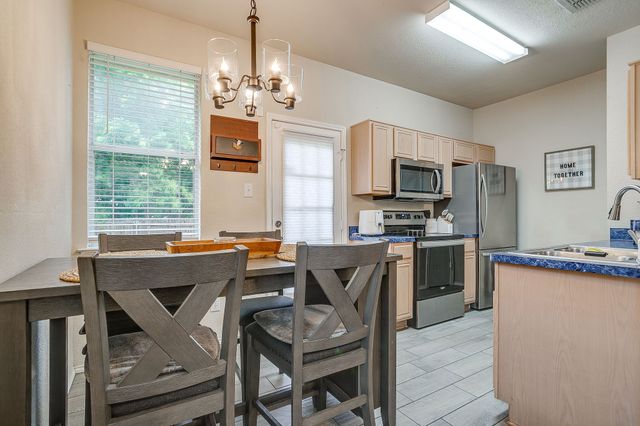 2521 Wakecrest Drive, Fort Worth, TX 76108