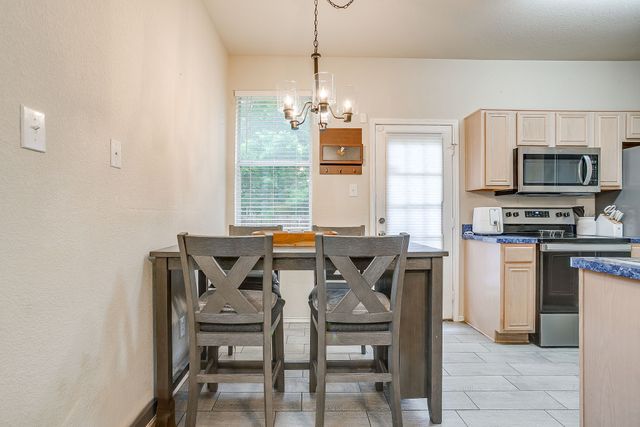 2521 Wakecrest Drive, Fort Worth, TX 76108