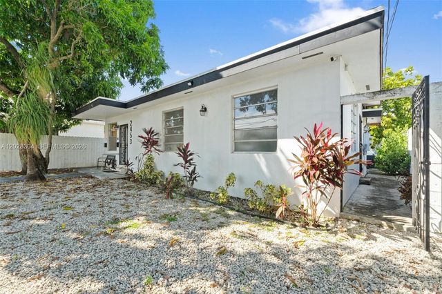 2453 SW 17th St, Miami, FL 33145