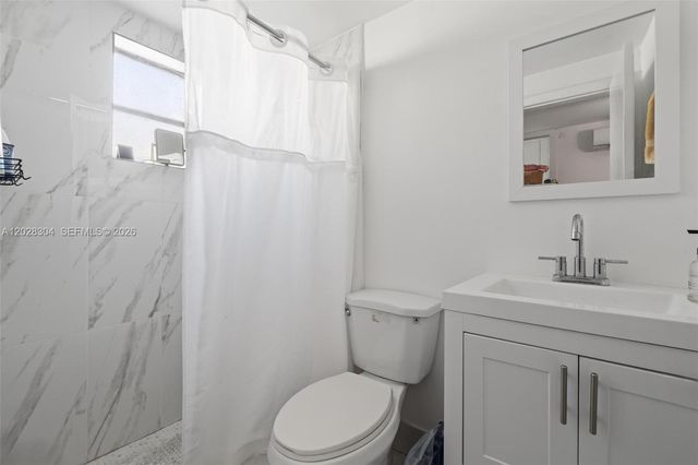 2453 SW 17th St, Miami, FL 33145