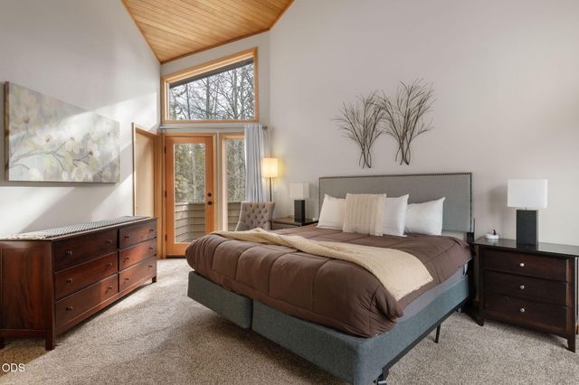 17926 Playoff Lane 3, Sunriver, OR 97707