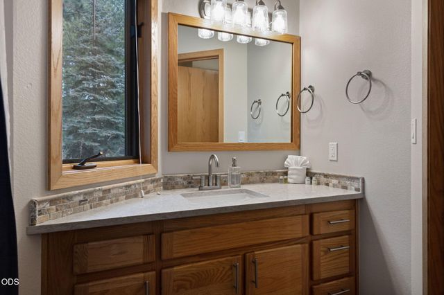 17926 Playoff Lane 3, Sunriver, OR 97707