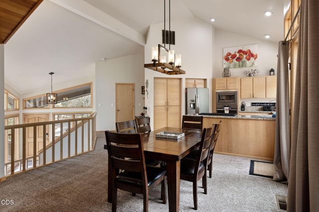 17926 Playoff Lane 3, Sunriver, OR 97707