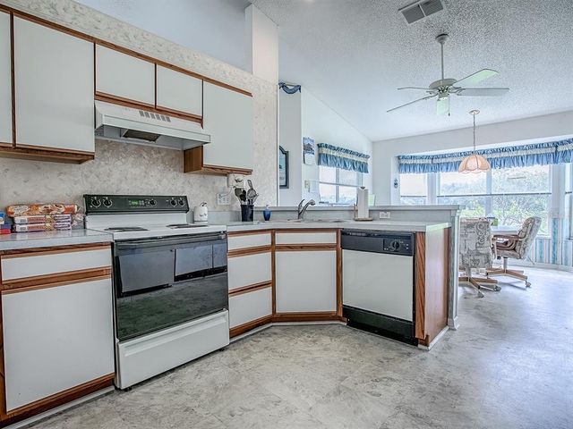 25241 LOST OAK CIRCLE, Leesburg, FL 34748