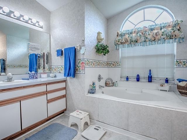 25241 LOST OAK CIRCLE, Leesburg, FL 34748