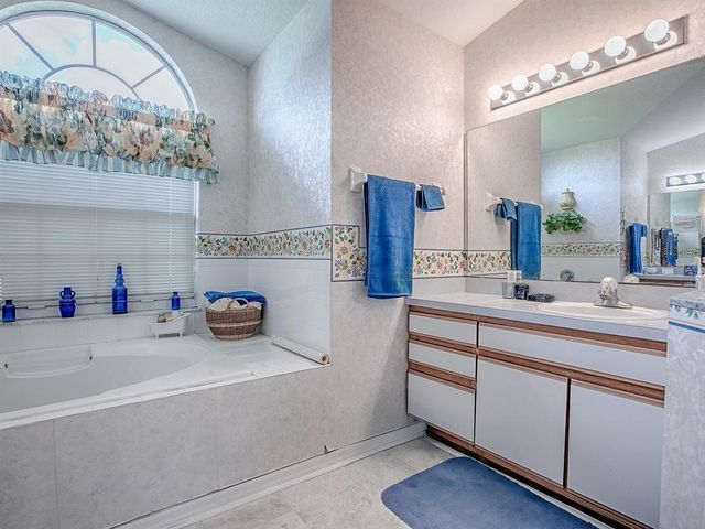 25241 LOST OAK CIRCLE, Leesburg, FL 34748