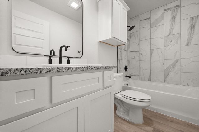 2427 Aberdeen Avenue, Wolfforth, TX 79382