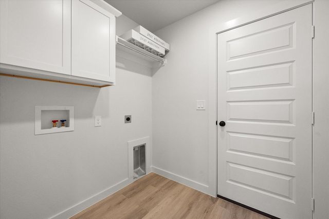 2427 Aberdeen Avenue, Wolfforth, TX 79382