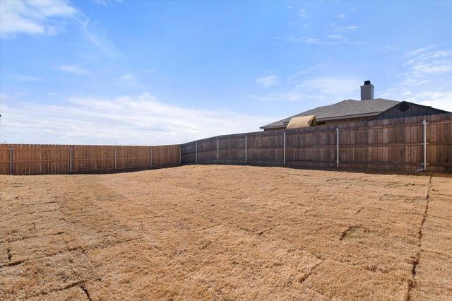 2427 Aberdeen Avenue, Wolfforth, TX 79382