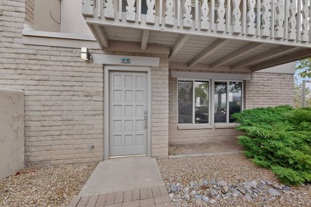 320 Artist Road 45, Santa Fe, NM 87501