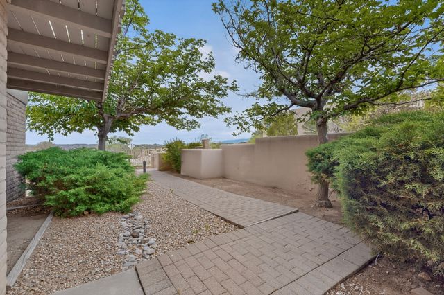 320 Artist Road 45, Santa Fe, NM 87501