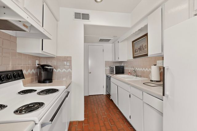 320 Artist Road 45, Santa Fe, NM 87501