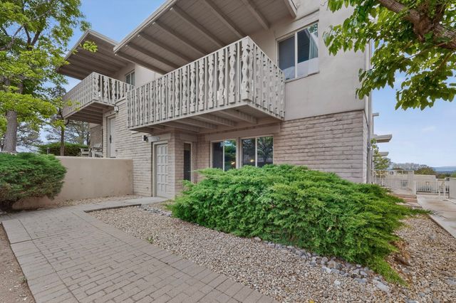 320 Artist Road 45, Santa Fe, NM 87501