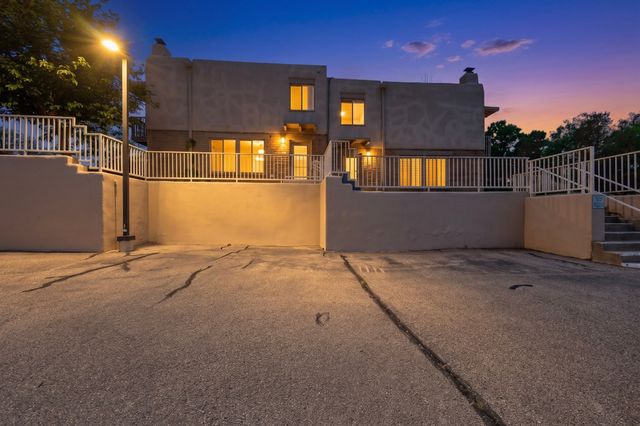 320 Artist Road 45, Santa Fe, NM 87501