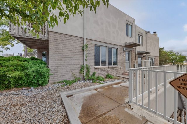 320 Artist Road 45, Santa Fe, NM 87501
