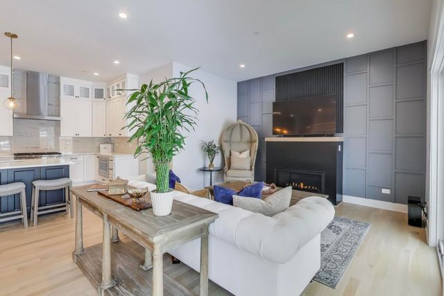 7301 Ponto Court, Morton Grove, IL 60053