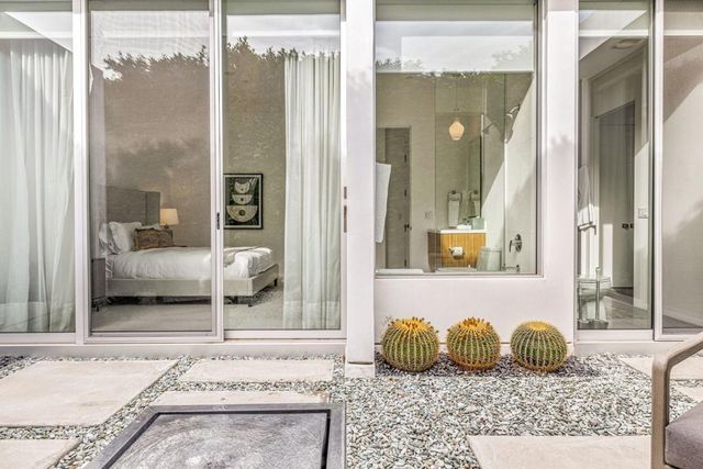 1961 S Palm Canyon Drive, Palm Springs, CA 92264